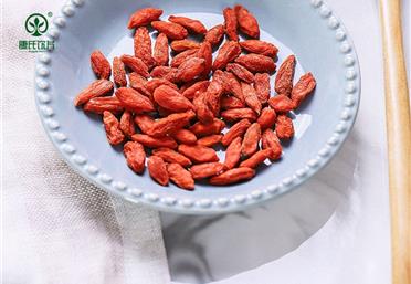 枸杞什么時間段內(nèi)吃比較好，每天適宜吃多少粒枸杞 - 滋補養(yǎng)生產(chǎn)品