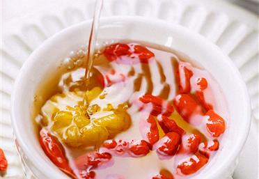 西洋參枸杞茶：將健康濃縮在碗里的營養(yǎng)茶 - 滋補養(yǎng)生產(chǎn)品