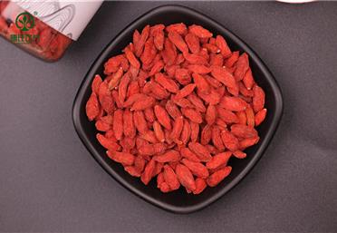 人到中年不得已，保溫杯里泡枸杞，枸杞適合用熱水浸泡嗎 - 壓片糖果代工